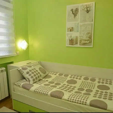 Apartman Happy N&t *